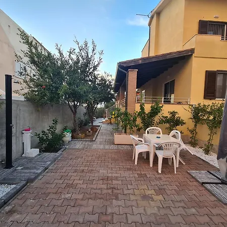 Stella Marina, A 450 Mt Dalla Costa Del Mar Di Sardegna *